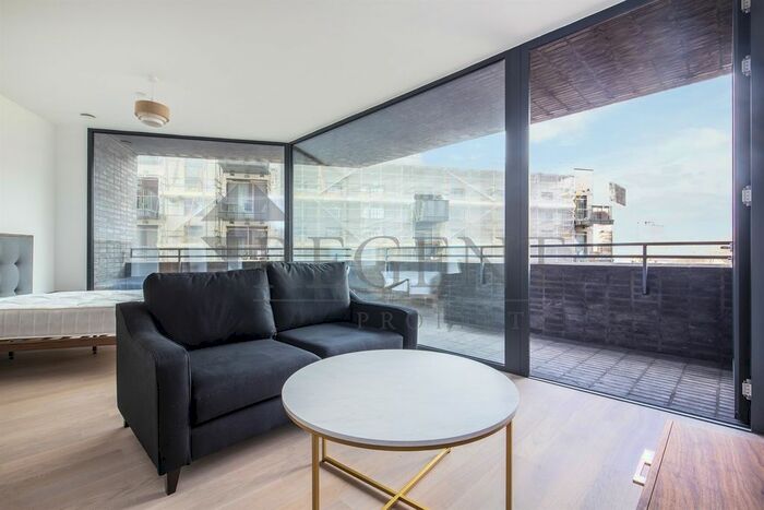 Studio To Rent In Mono Tower, Pen Street N1