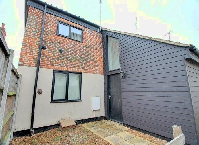 2 Bedroom Barn Conversion To Rent In Bull Close, Norwich, NR3