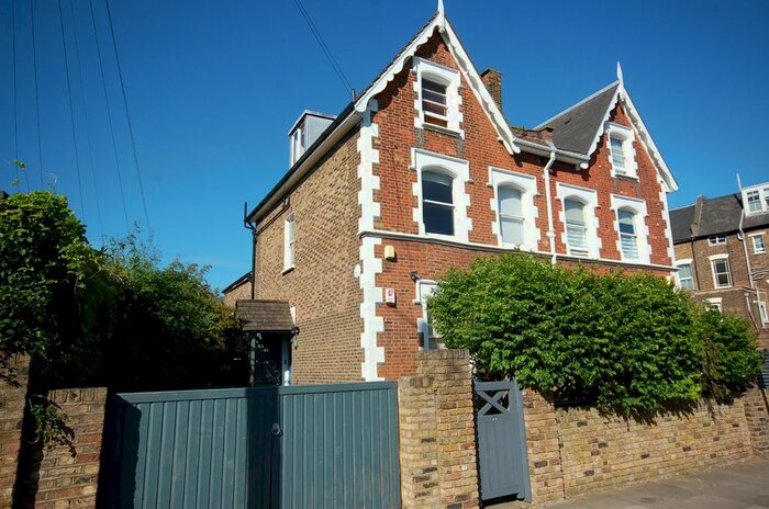 1 Bedroom Flat To Rent In Victoria Road, Stroud Green, N4