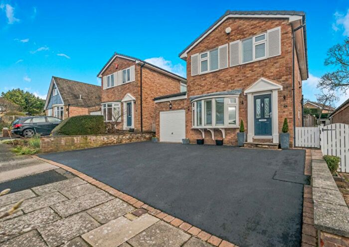 4 Bedroom Detached House For Sale In Sellerdale Rise, Wyke, Bradford, BD12