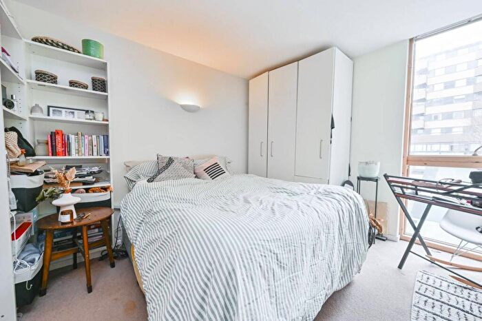 2 Bedroom Flat To Rent In Gainsborough Studios South, Hoxton, London, N1