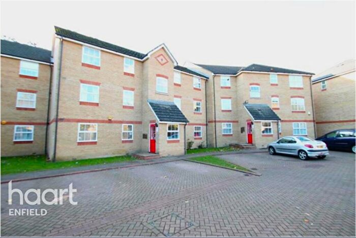 2 Bedroom Flat To Rent In Soper Mews, EN3