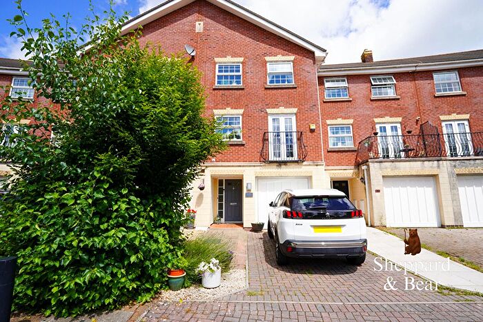 4 Bedroom Town House For Sale In Cambrian Crescent, Marshfield, Cardiff, CF3