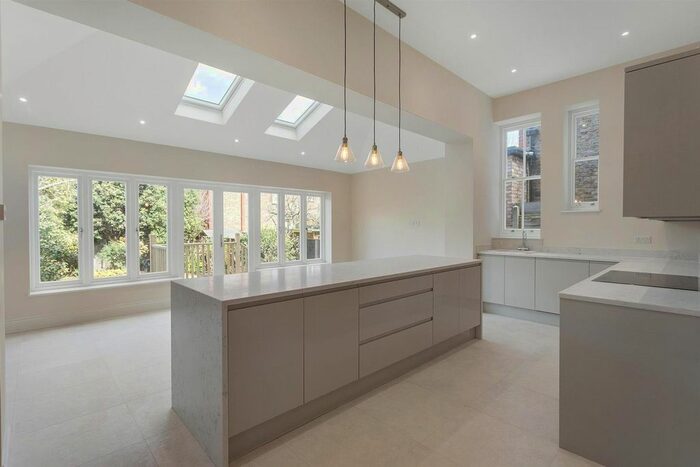 6 Bedroom Property To Rent In Hazlewell Road, Putney, London, SW15