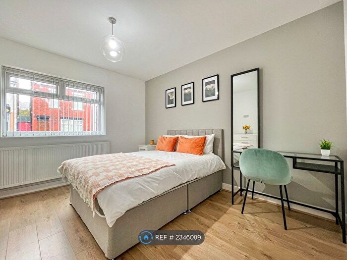 2 Bedroom Flat To Rent In Parrin Lane, Eccles, Manchester, M30