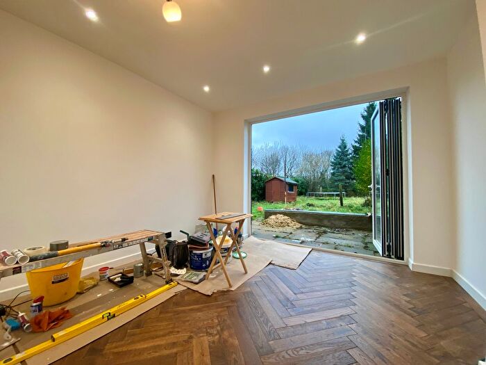 3 Bedroom Semi Detached House To Rent In Alwyn Gardens, Acton, W3