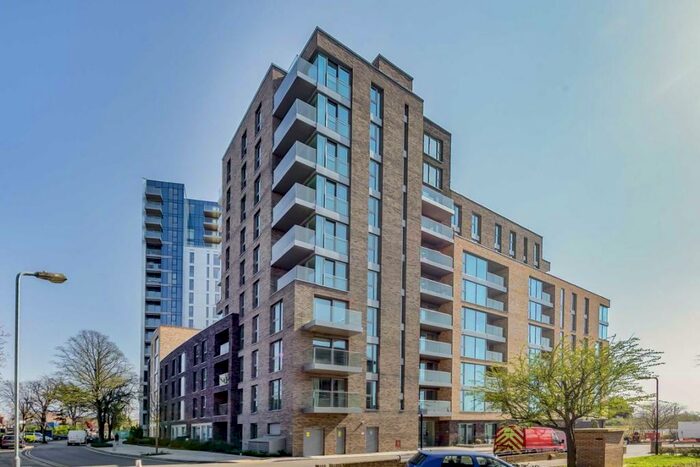 3 Bedroom Flat To Rent In Newnton Close, Islington, N4