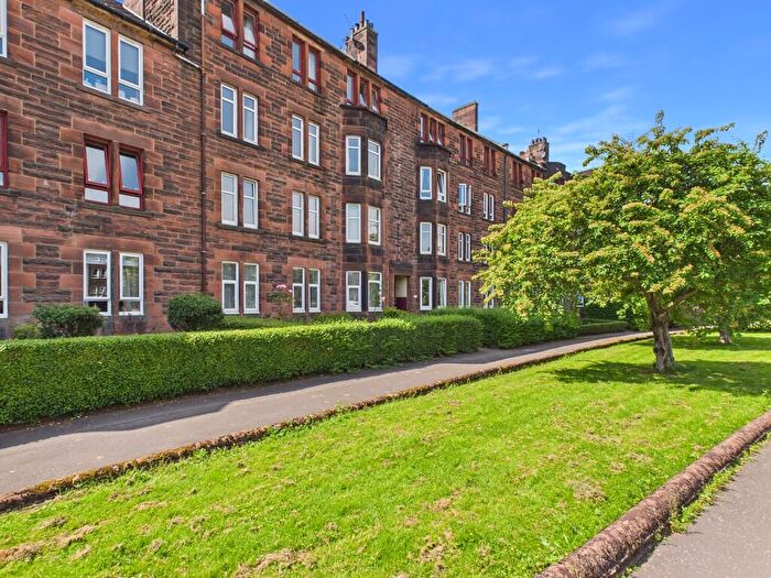 3 Bedroom Apartment For Sale In Great Western Road, Glasgow, G13