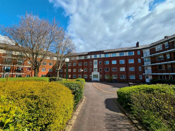 2 Bedroom Apartment To Rent In Melmerby Court, Salford, M5