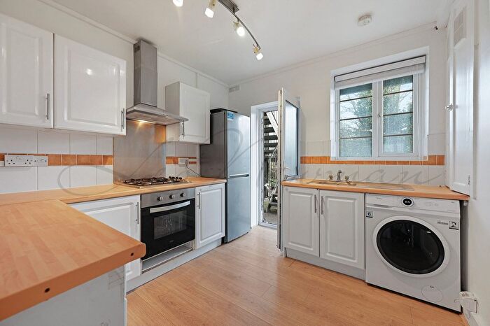 2 Bedroom Flat To Rent In Rosebank Way, Acton, W3