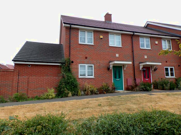 3 Bedroom End Of Terrace House To Rent In Whitworth Avenue, Romford, RM3