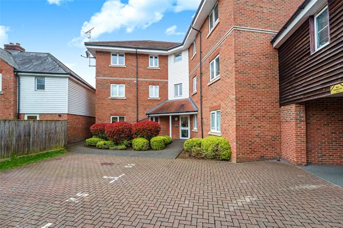 2 Bedroom Flat For Sale In Wharf Way, Hunton Bridge, Kings Langley, Hertfordshire, WD4