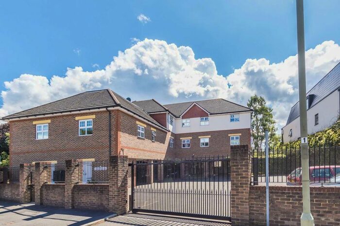 2 Bedroom Flat To Rent In Batavia Road, Sunbury-On-Thames, TW16