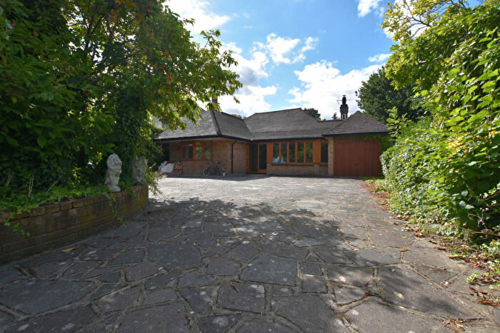 3 Bedroom Detached Bungalow For Sale In Parkstone Avenue, Emerson Park, RM11