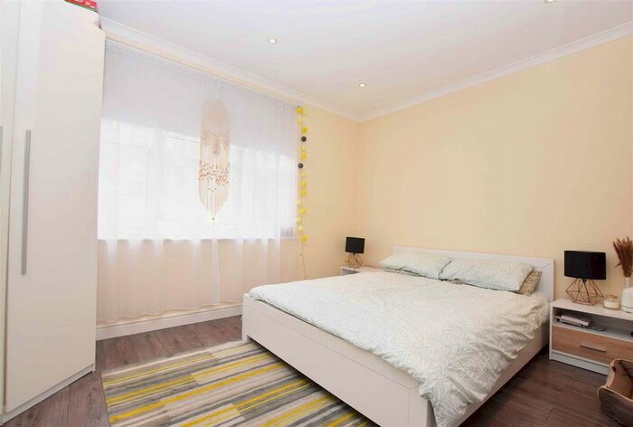 1 Bedroom Flat To Rent In Tudor Road, Hampton, TW12