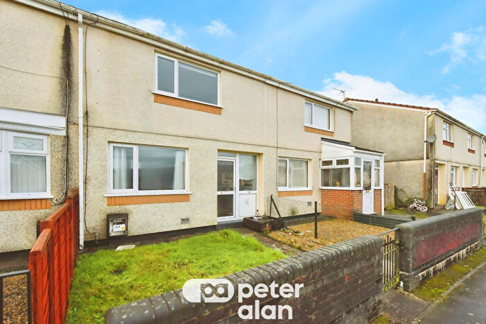2 Bedroom House To Rent In Heol Bryn Gwyn, Aberdare, Rhondda Cynon Taff, CF44