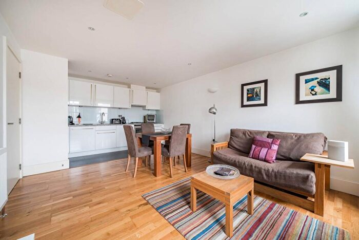 1 Bedroom Flat For Sale In Kings Terrace, Camden Town, London, NW1