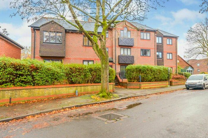 1 Bedroom Flat To Rent In Granville Road, St.Albans AL1