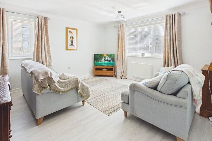 2 Bedroom Apartment For Sale In Alexandra Court, Gardens Road, Clevedon, North Somerset, BS21