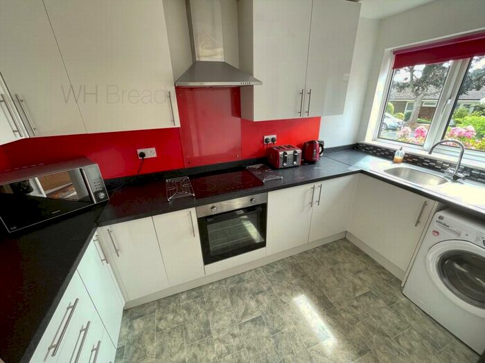 5 Bedroom Semi-Detached House To Rent In Headcorn Drive, Canterbury, CT2