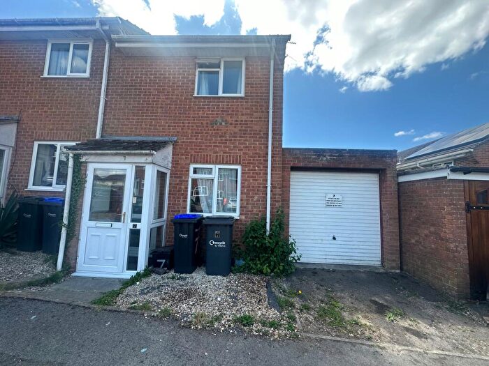 2 Bedroom Property To Rent In Amesbury, Salisbury, SP4