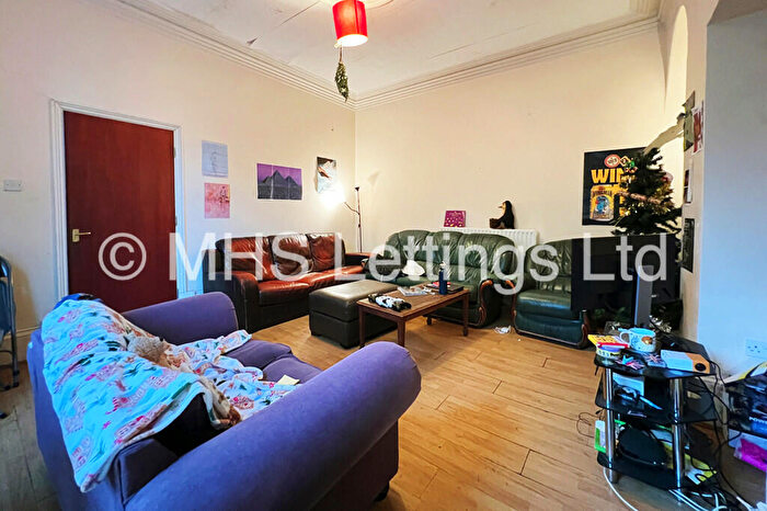 8 Bedroom Terraced House To Rent In Hyde Park Road, Leeds, LS6