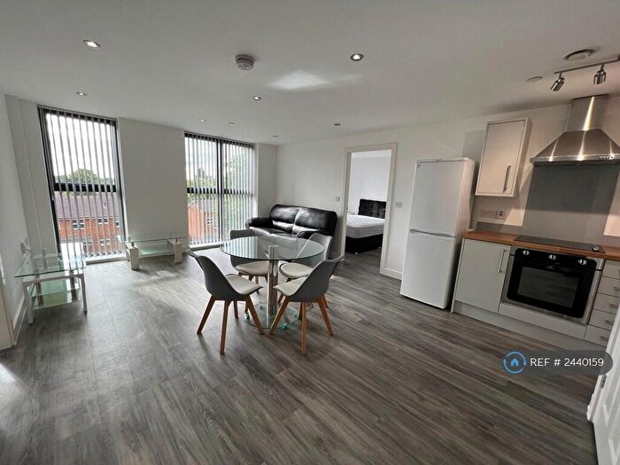 2 Bedroom Flat To Rent In Orange Grove House, Manchester, M14