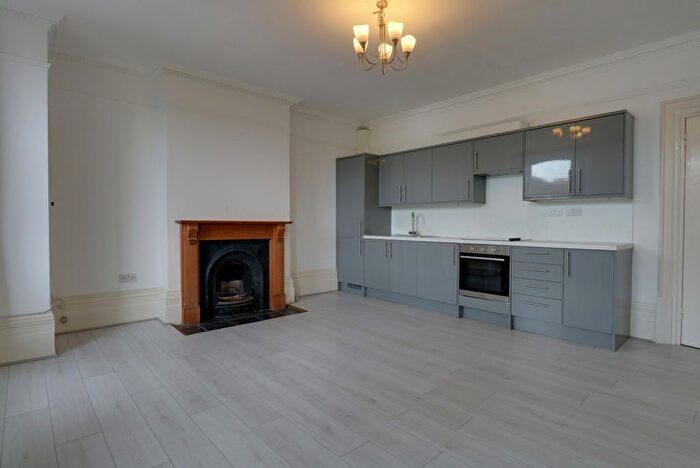 3 Bedroom Flat To Rent In Westcombe Hill, London, Greater London, SE3