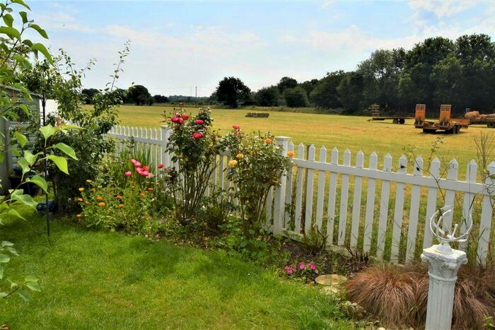 2 Bedroom Mobile/park Home For Sale In East Hill Road, Knatts Valley, Sevenoaks, TN15