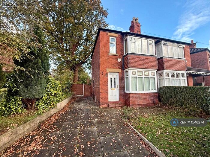 2 Bedroom Semi Detached House To Rent In Roslyn Road, Stockport, SK3