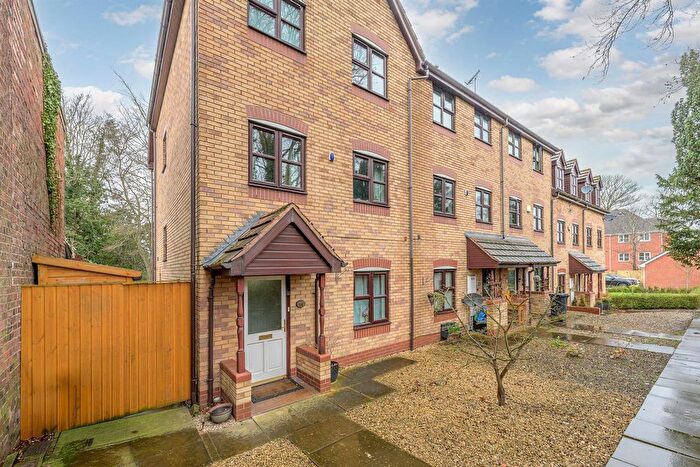 4 Bedroom End Terrace House For Sale In Stream Road, Wordsley, DY8