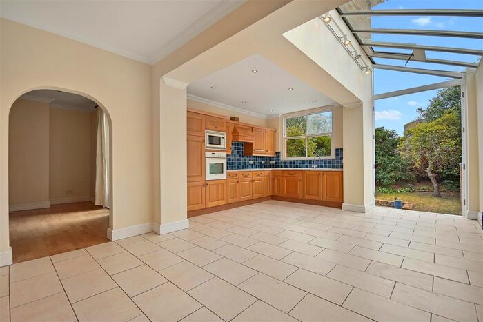 4 Bedroom Property To Rent In Heathfield Road, London, W3
