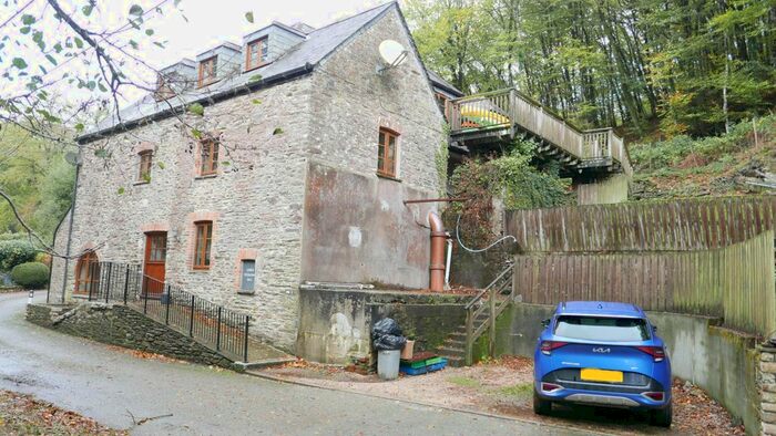 4 Bedroom Barn Conversion To Rent In Duloe, Cornwall, PL14
