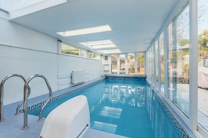 3 Bedroom Bungalow To Rent In Haliburton Road, St Margarets, Twickenham, TW1