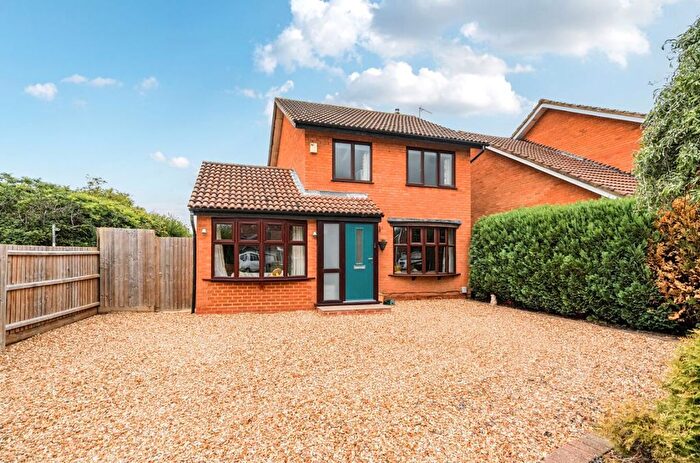 3 Bedroom Detached House For Sale In Thurne Way, Bedford, MK41