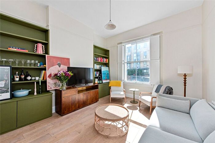 3 Bedroom Flat To Rent In Balls Pond Road, London, N1