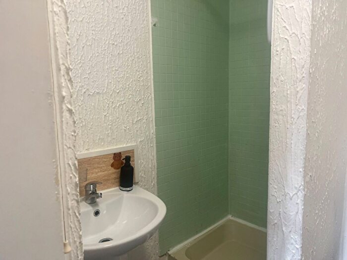 2 Bedroom Flat To Rent In Swinley Road, Wigan, WN1