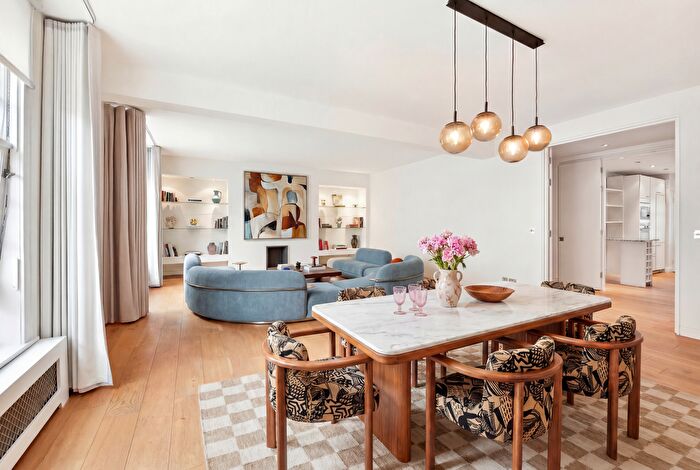 4 Bedroom Flat For Sale In Halkin Place, London, SW1X