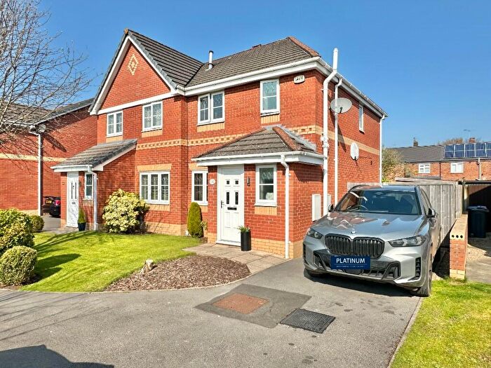 3 Bedroom Semi-Detached House For Sale In Foxdene, Little Sutton, CH66
