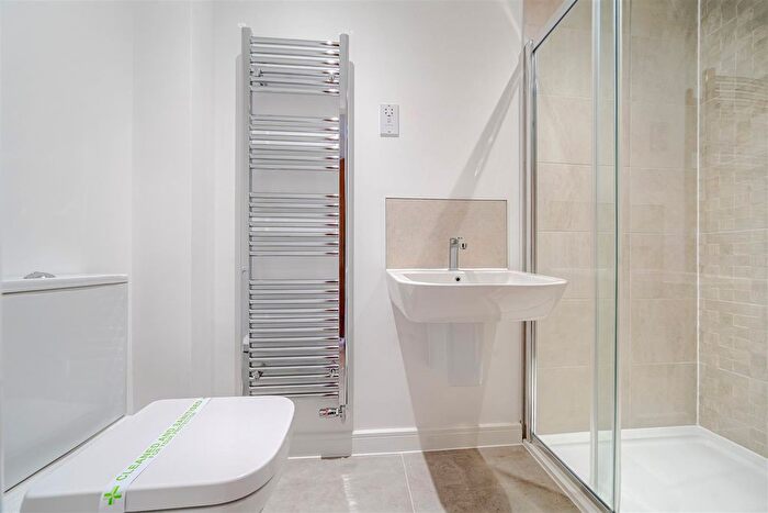 2 Bedroom End Of Terrace House To Rent In Bridgewater Close, Nottingham, NG2