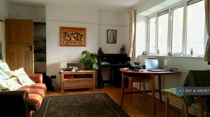 Studio To Rent In Millstream House, London, SE16