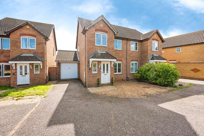 3 Bedroom Semi-Detached House For Sale In Thor Drive, Bedford, MK41