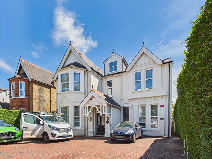 2 Bedroom Barn Conversion For Sale In Madeley Road, London, W5