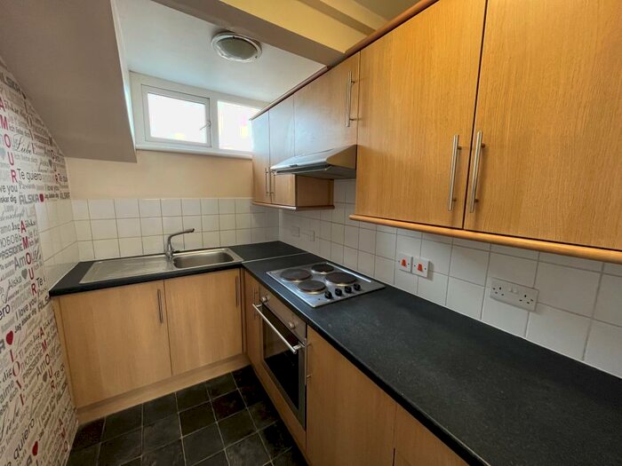 1 Bedroom Flat To Rent In Fair Road, Bradford, BD6