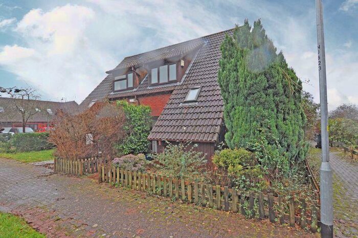 3 Bedroom Semi-Detached House To Rent In White Ash Glade, Caerleon, NP18