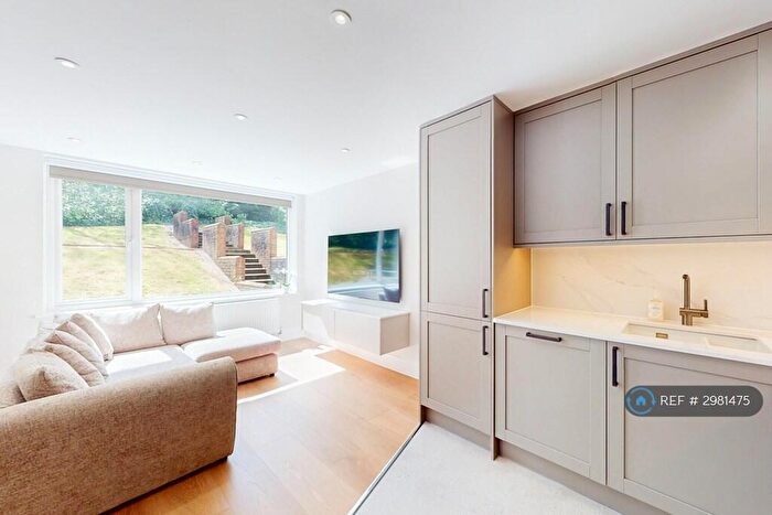 4 Bedroom Maisonette To Rent In Harney Court, London, SE14
