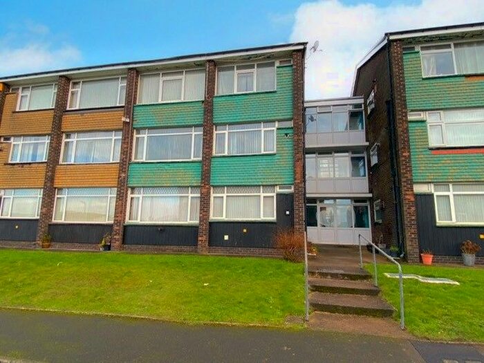 2 Bedroom Flat To Rent In Kennerleigh Road, Rumney, Cardiff, CF3