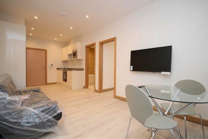 1 Bedroom Flat To Rent In North Acton Road, North Acton, NW10