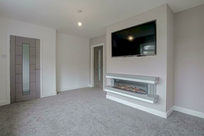 3 Bedroom Semi-Detached House To Rent In Thorn Grove, Colne, BB8