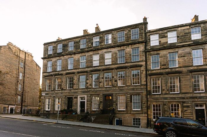 1 Bedroom Flat For Sale In Dundas Street, Edinburgh, EH3